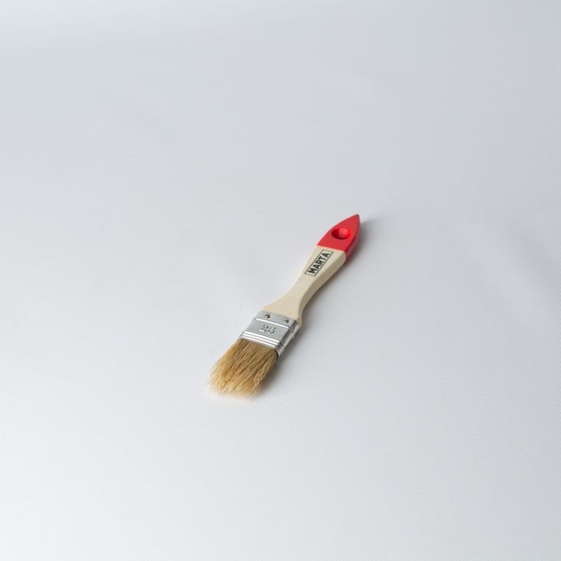 Кисть флейцевая 25 мм, натуральная щетина, деревянная ручка Мастер Marta